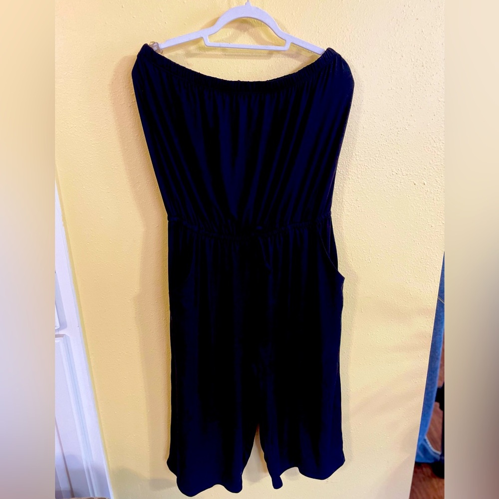 Sleeveless. Romper. Super soft. Wide leg. Pockets
